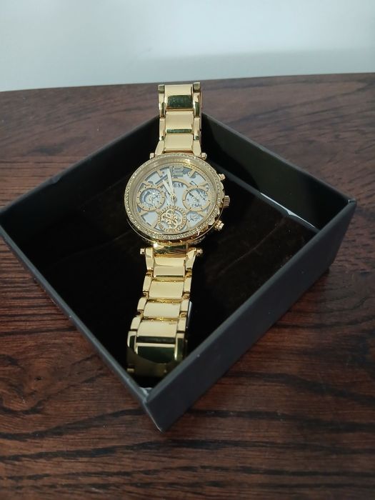 Ceas GUESS tip Quatrz analog colectia Solstice rezistent la apa 3 ATM