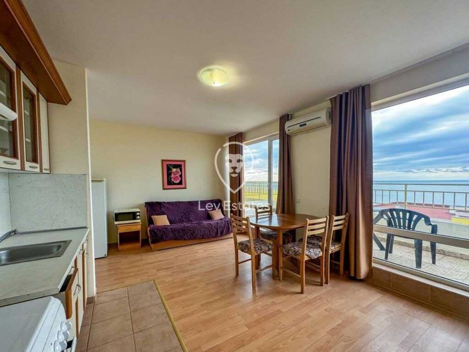 Продава се Тристаен апартамент в Бургас, Сарафово - 100 кв.м за 890 €/кв.м - Снимка #2