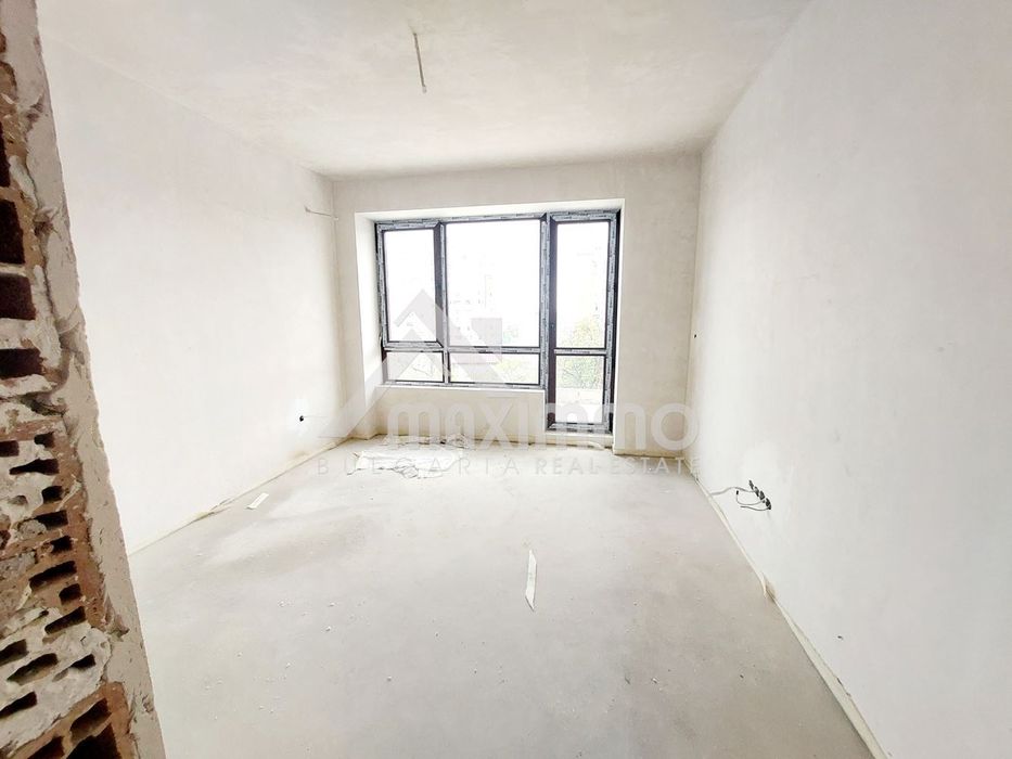 Продава се Двустаен апартамент в Варна, Възраждане 3 - 57 кв.м за 1281 €/кв.м - Снимка #5