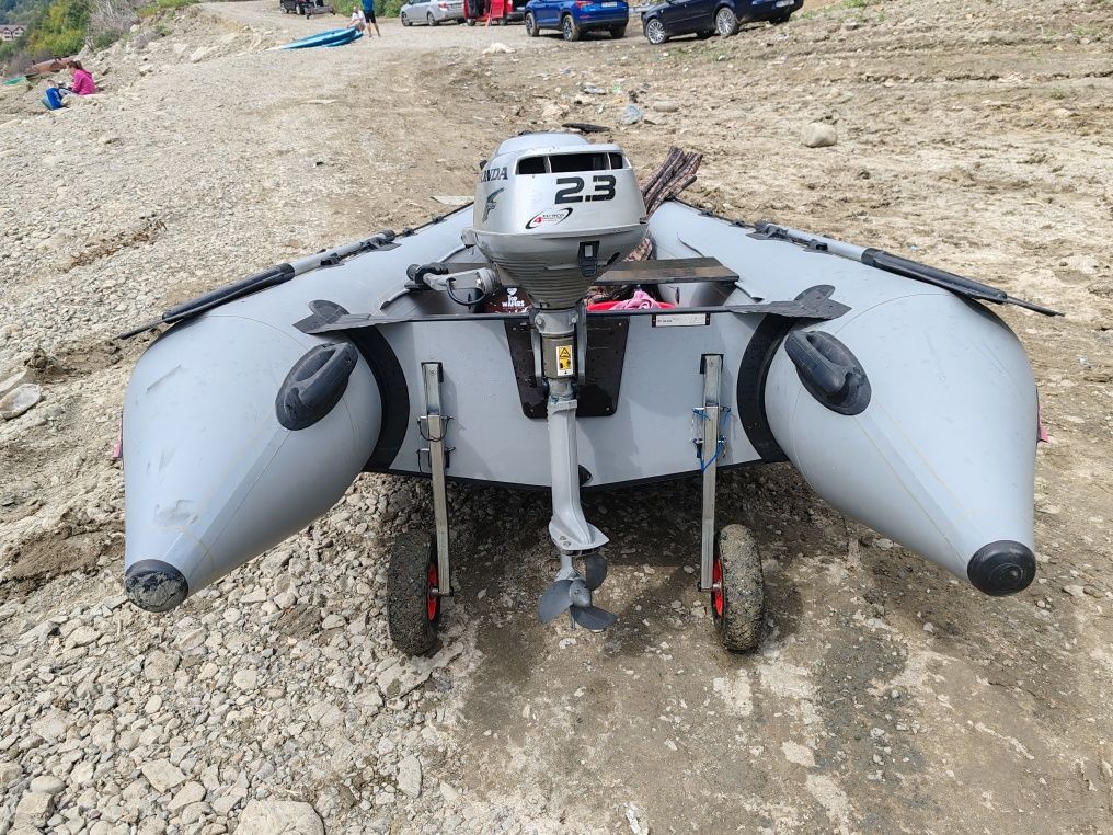 Vând gonflabila Elling 340 și motor Honda 2,3 HP