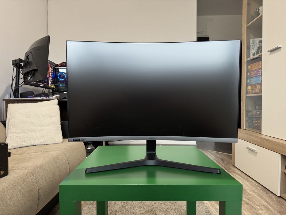 Monitor Curbat Samsung Odyssey 27”, Full HD, 240hz, 4ms, GSync