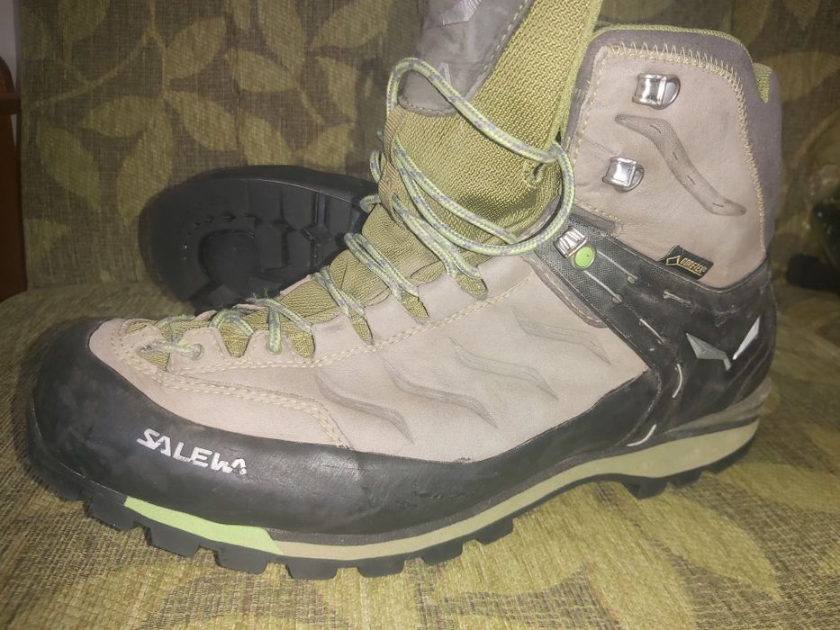 Високи трекинг обувки Salewa GTX