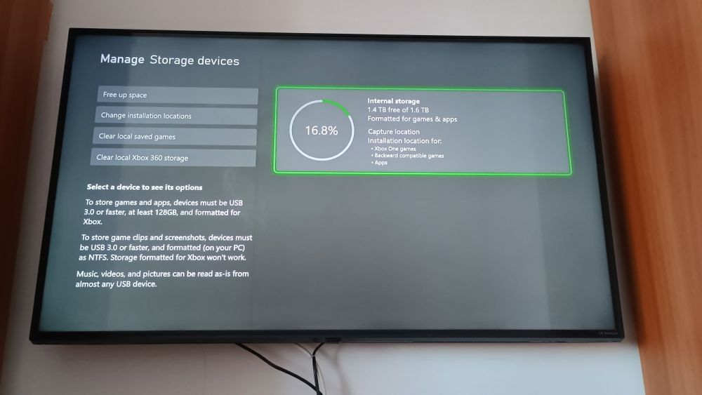 Xbox One 2TB + 2 manete + 3 jocuri