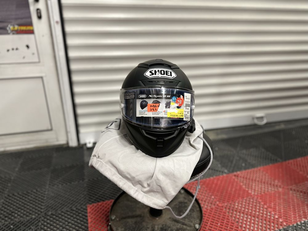 Shoei x-spirit 3