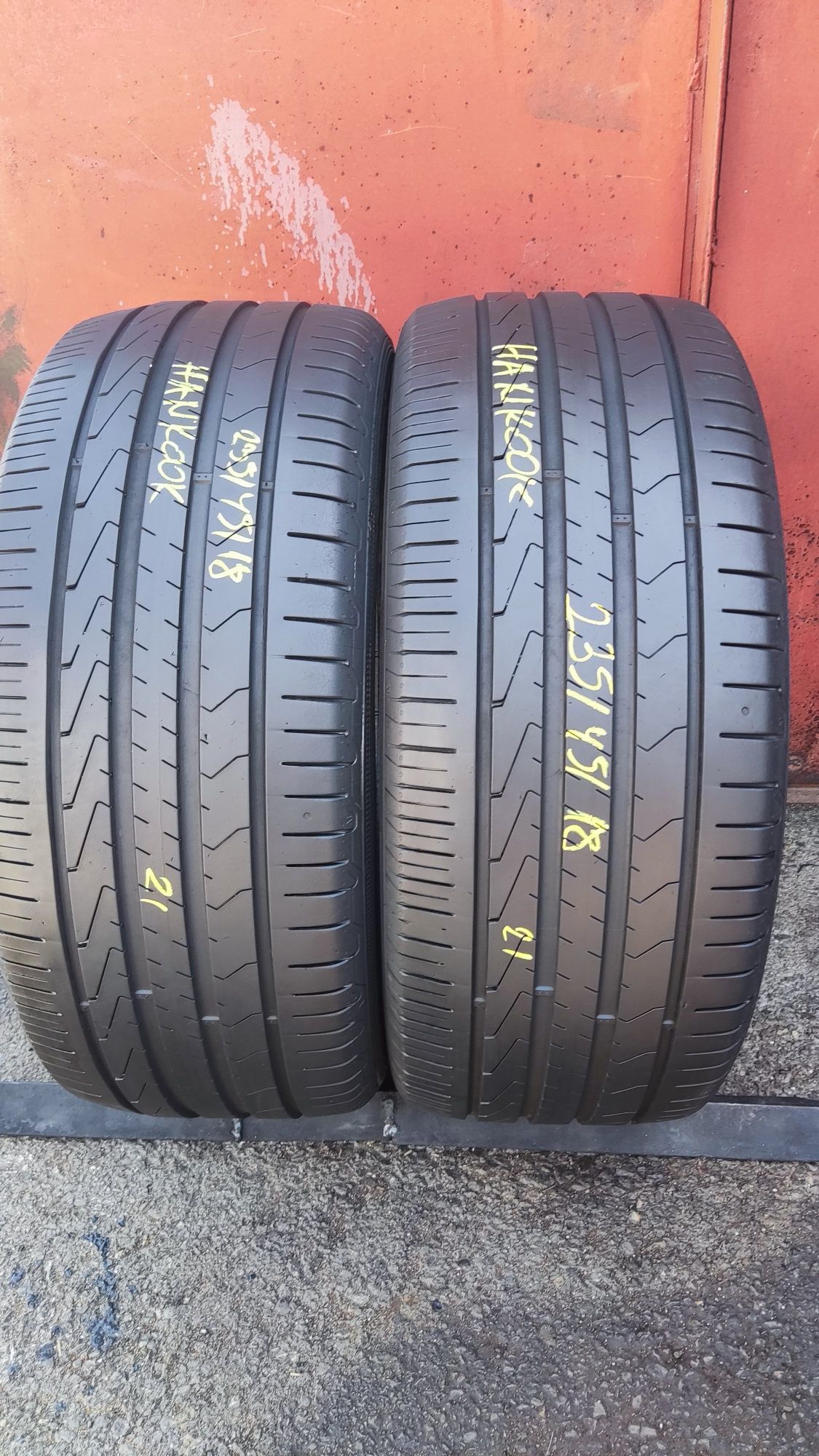 2бр. летни гуми 235/45/18 Hankook Ventus Prime 3
dot21
6.7mm
Добро със