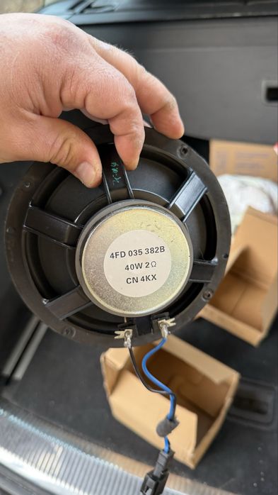 Vand boxe fata bass pentru Audi A6 C6