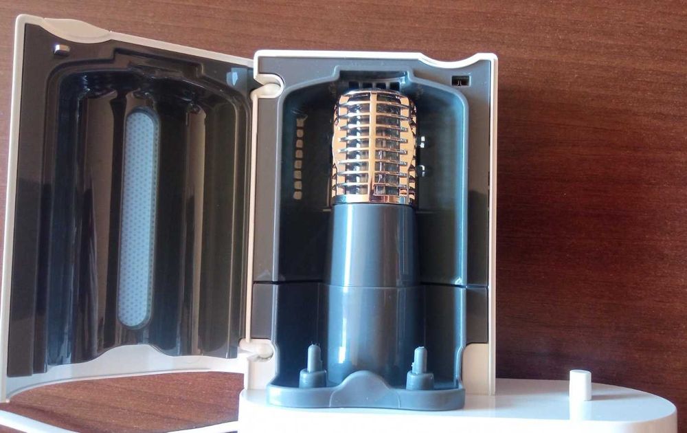 Зарядно за Philips Sonicare и лампа за дезинфекция