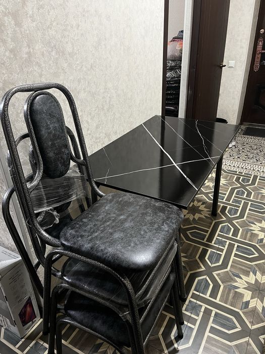 Стол со 3 стулями ламинат