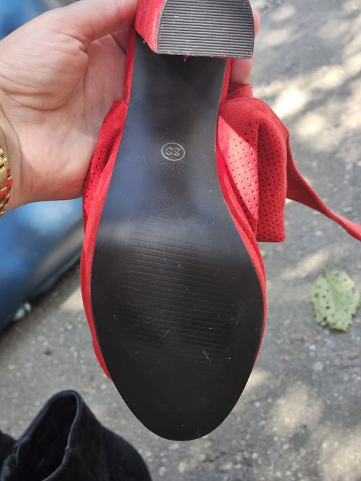 Sandale cu toc cui si ci toc gros