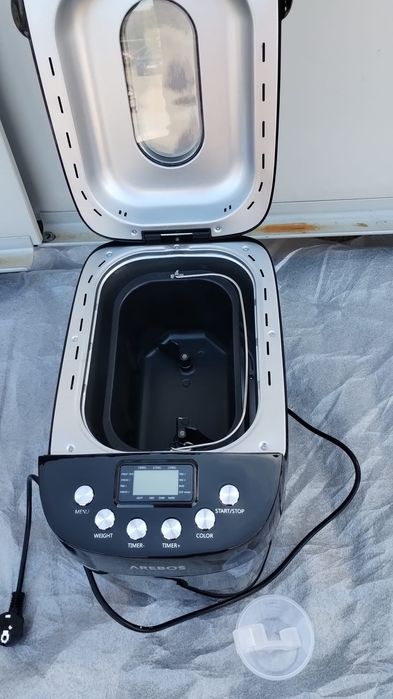 Masina de facut paine de 1500 grame pret 200 lei