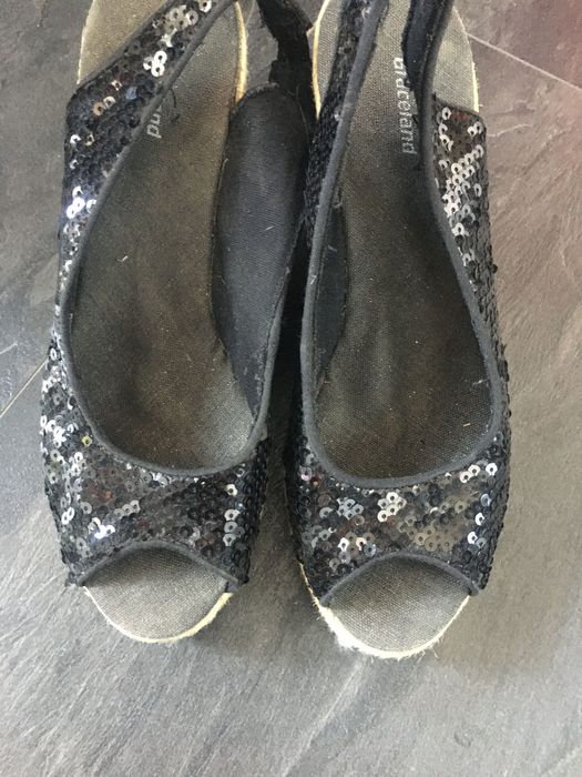 Сандали с паети. Номер 40.