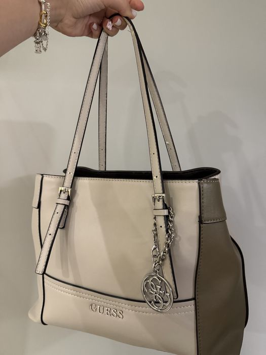 Дамска оригинална чанта GUESS