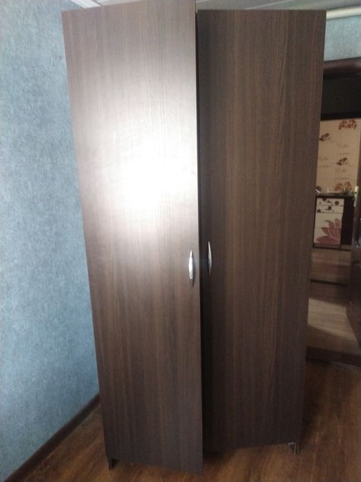 Шкаф  б/у. В спальню прихожую