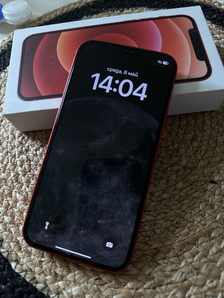 Продавам iphone 12 90% батерия