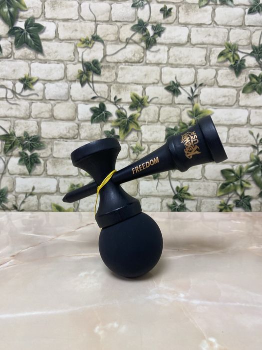 Kendama USA Freedom cu bila mata