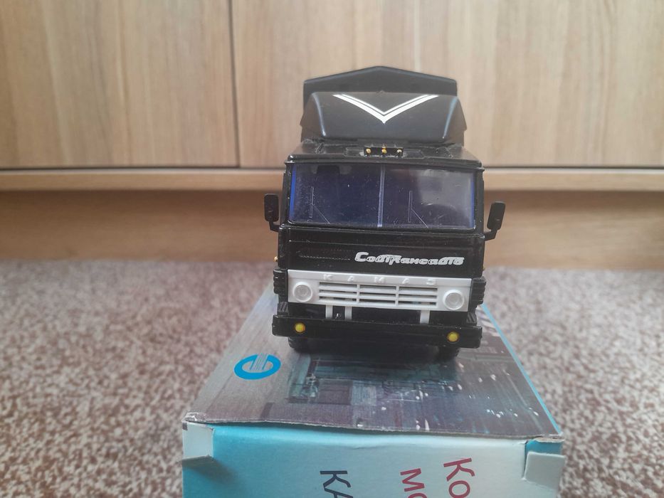 Модель камаз 5410 полуприцеп с тентом Совтрансавто