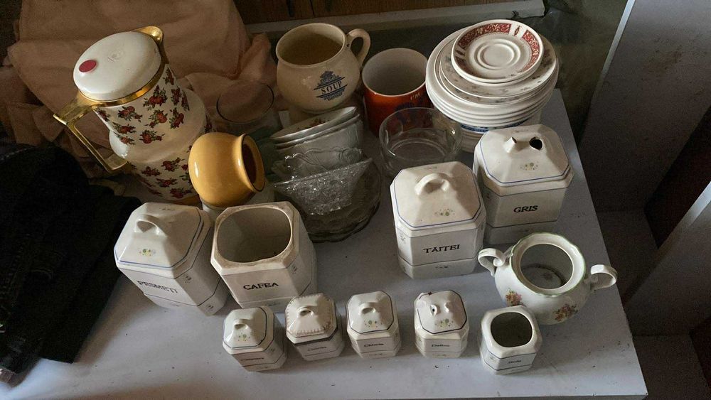 Vind acest lot de obiecte de bucatarie