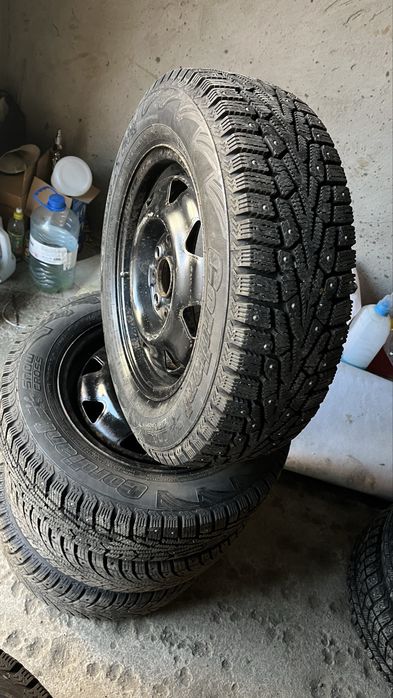 Продам диски с шинами фолксваген ауди