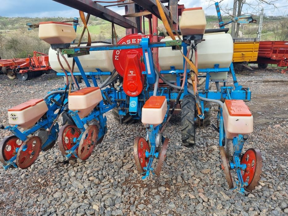 Semanatoare Porumb Monosem PNU 4 Sire