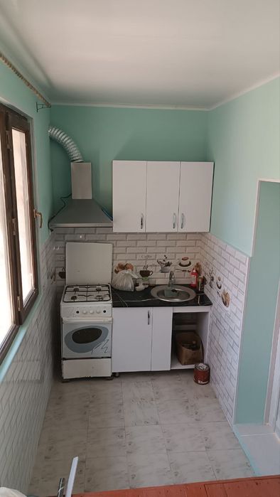 Продажа 1 хона 1 етаж 4 етажл 
Кора камиш 1/3
42 кв
Балкон 2*6