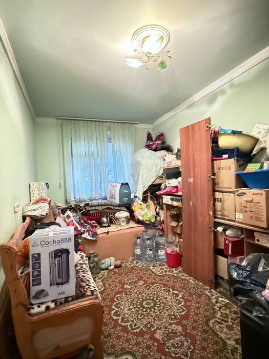 Срочно Продаётся 5 комнатная квартира адрес Мархабо