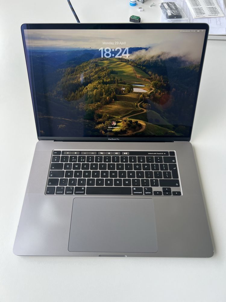 Macbook Pro 16” 2019 Core i9, 1TB