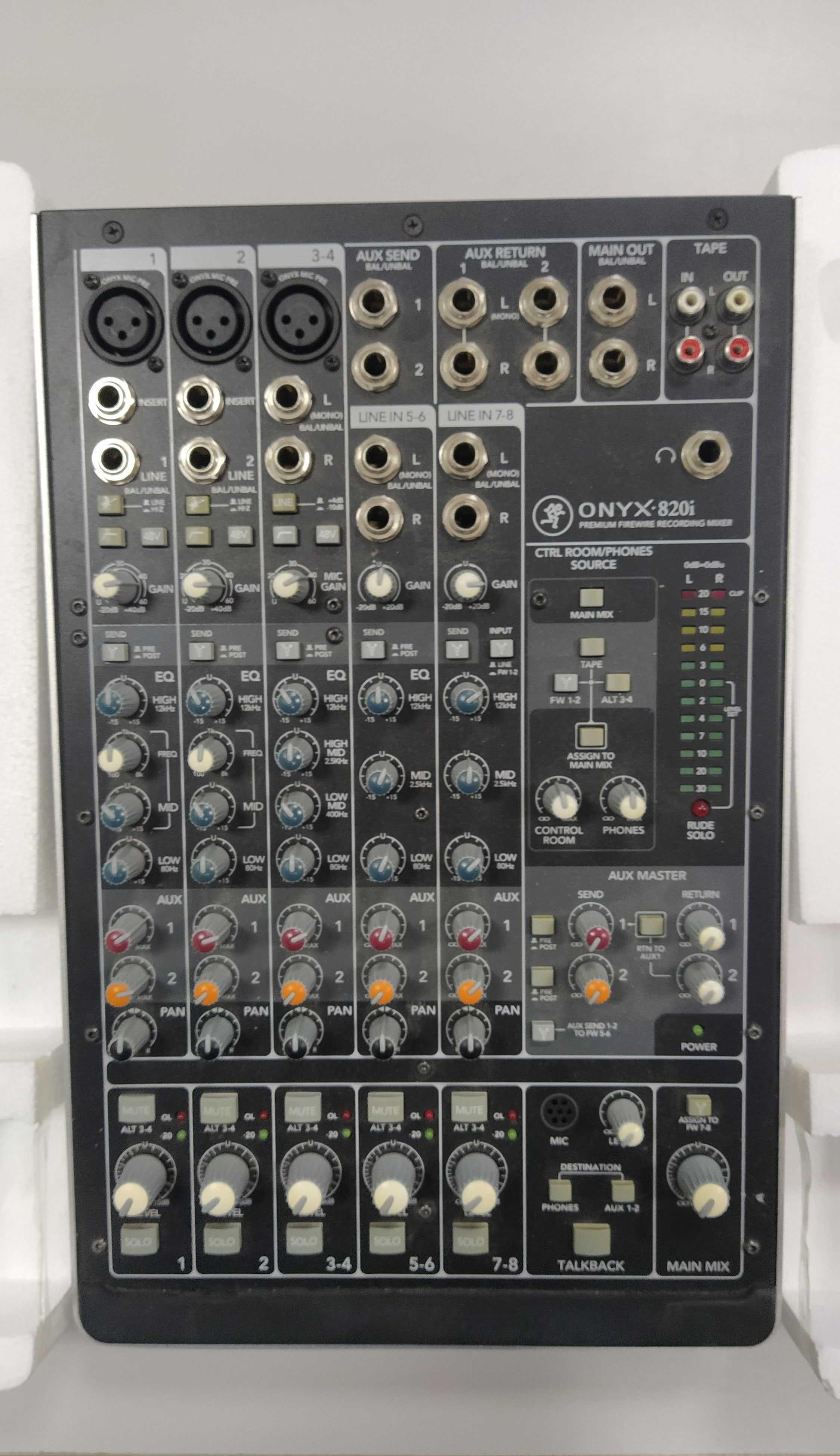 Mixer Mackie ONYX-820i