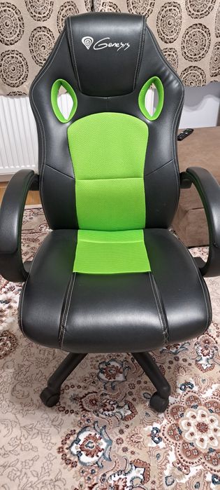 Vând scaun gaming