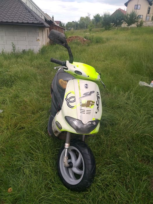 Vand sau schimb scuter gilera 125cc