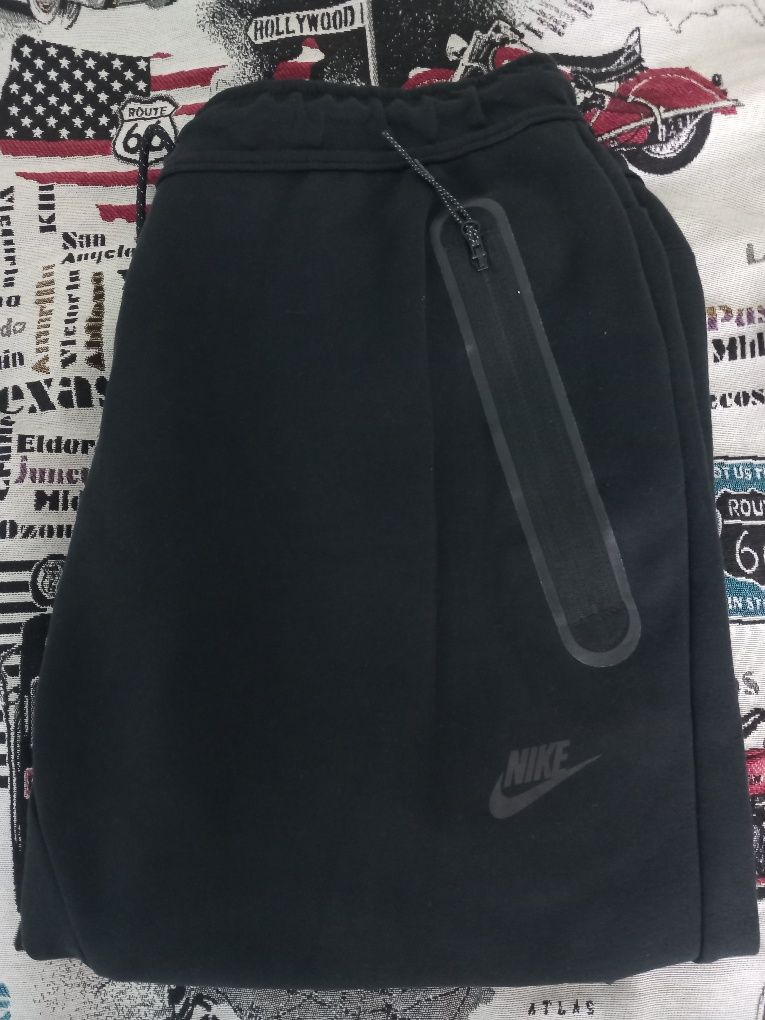 Nike Tech Fleece