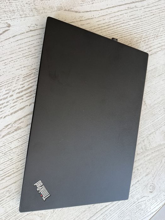 Продавам лаптоп Lenovo x390