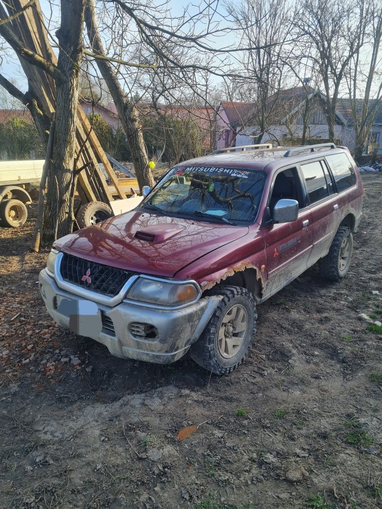 Mitsubishi pajero sport