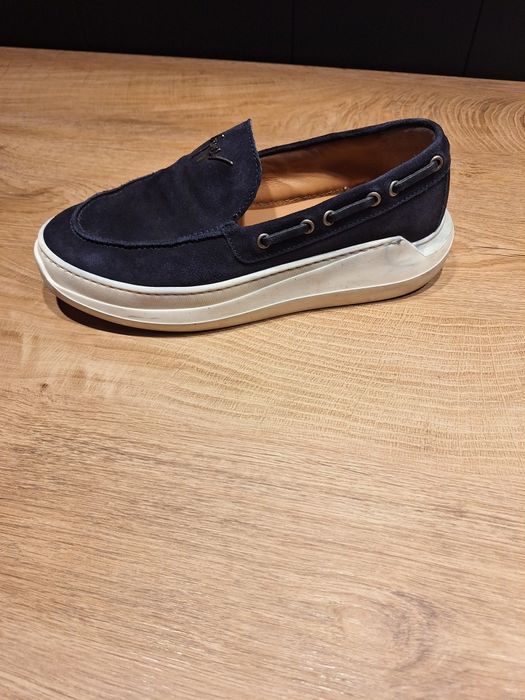 Продавам мъжки велурени обувки Giuseppe Zanotti 40 номер.