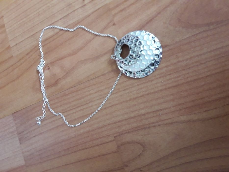 Lănțișor cu pandantiv