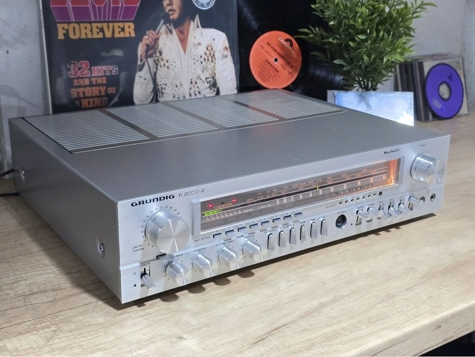 Receiver GRUNDIG R-2000 2, hifi vintage ,argintiu, amplituner colectie