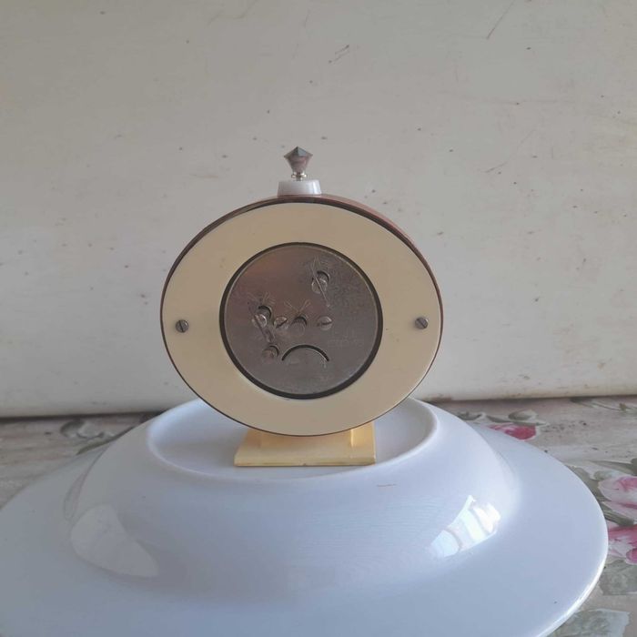 Ceas desteptator de masa mecanic- ARADORA fabricat la ARAD