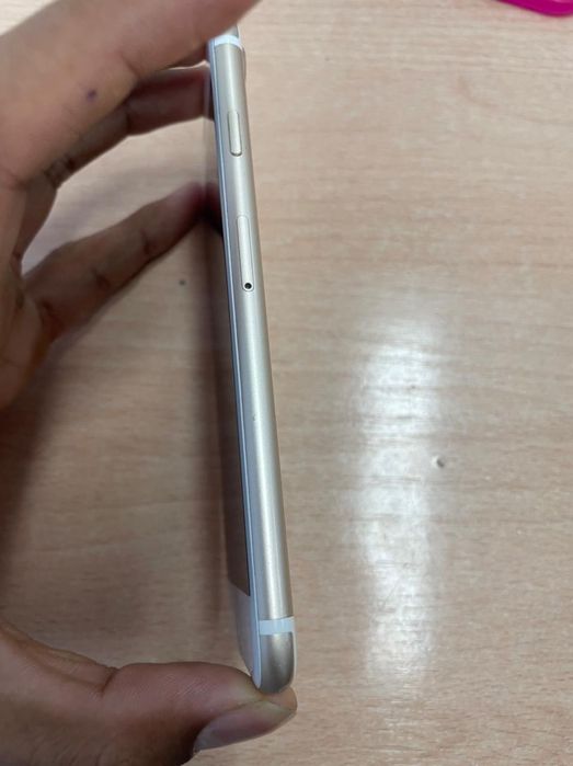 Айфон 7 , розовые золото