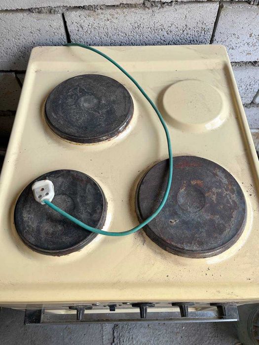 Gazplita va elektra plita