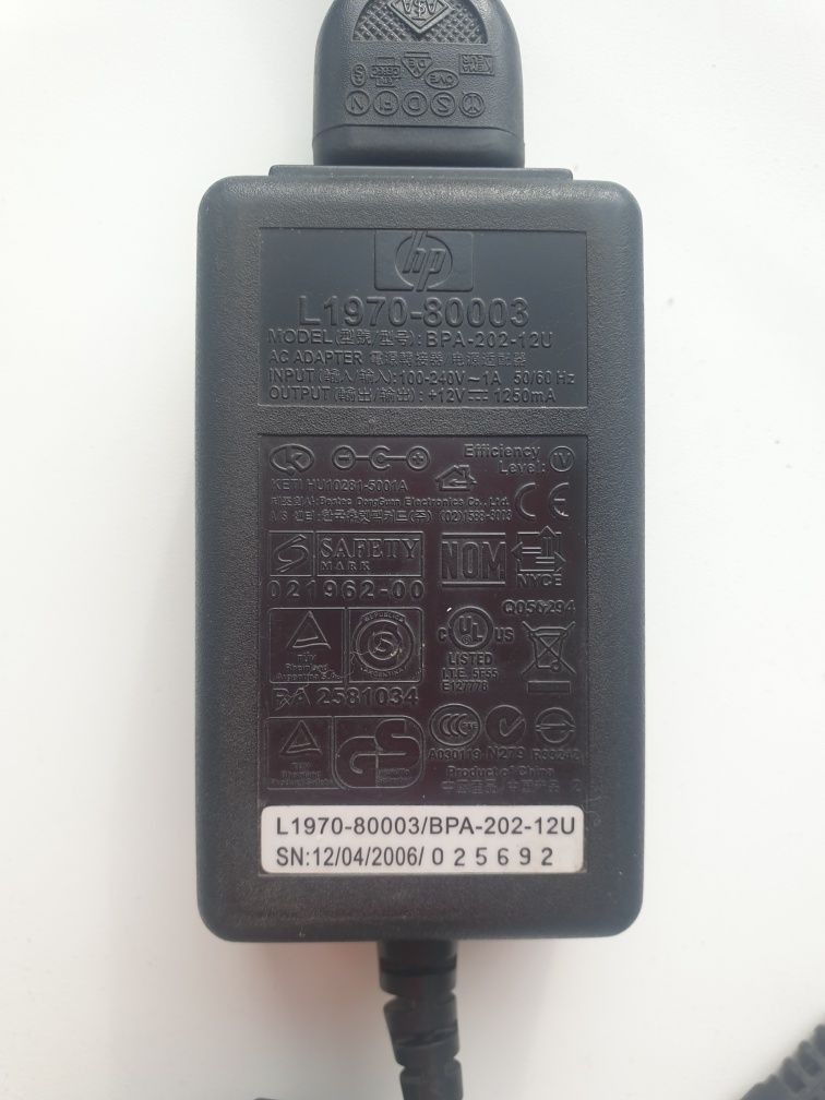 Продам блок питания AC ADAPTER.