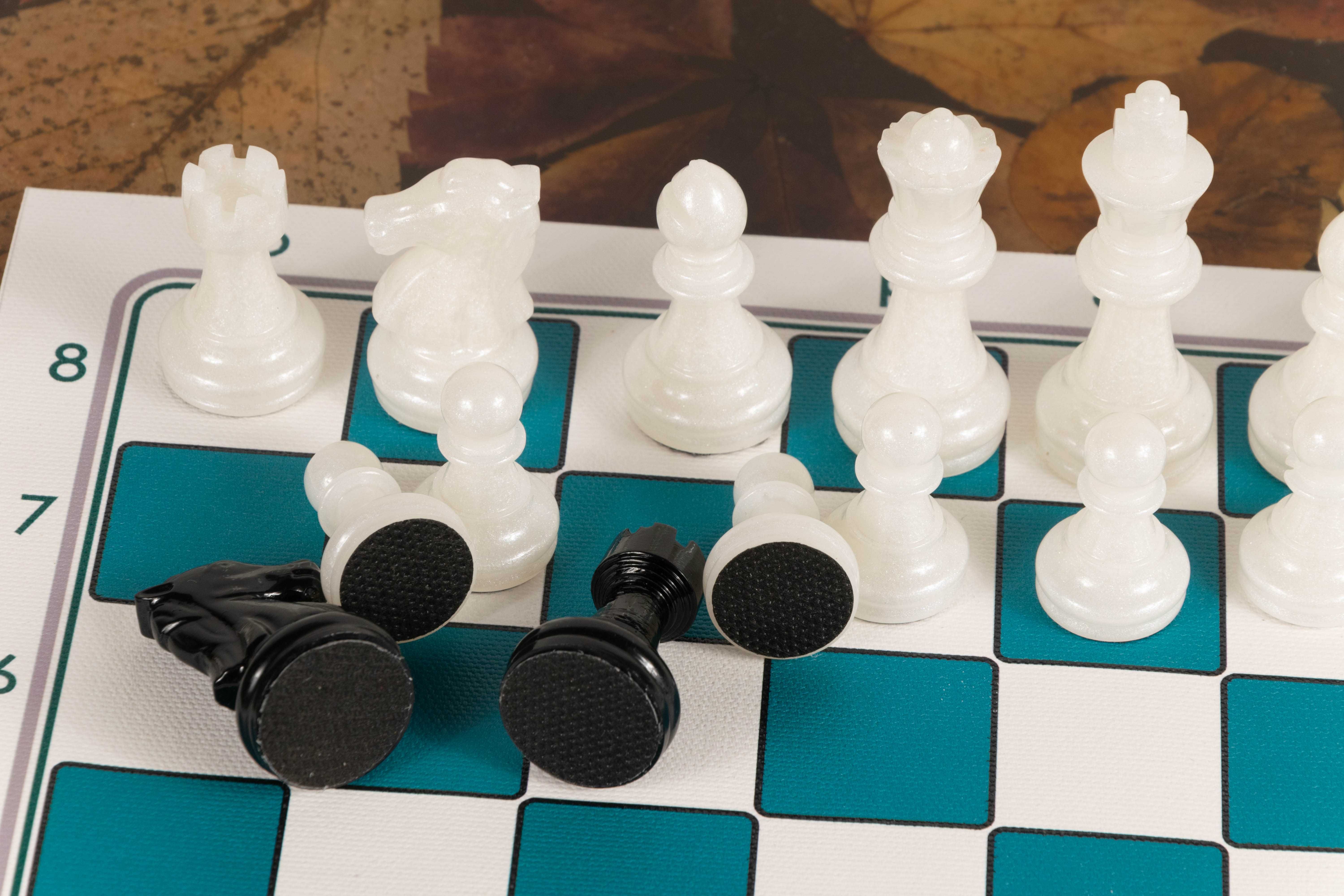 Set Piese de Șah din Rășină ALB/NEGRU (Ideal pentru cadou)