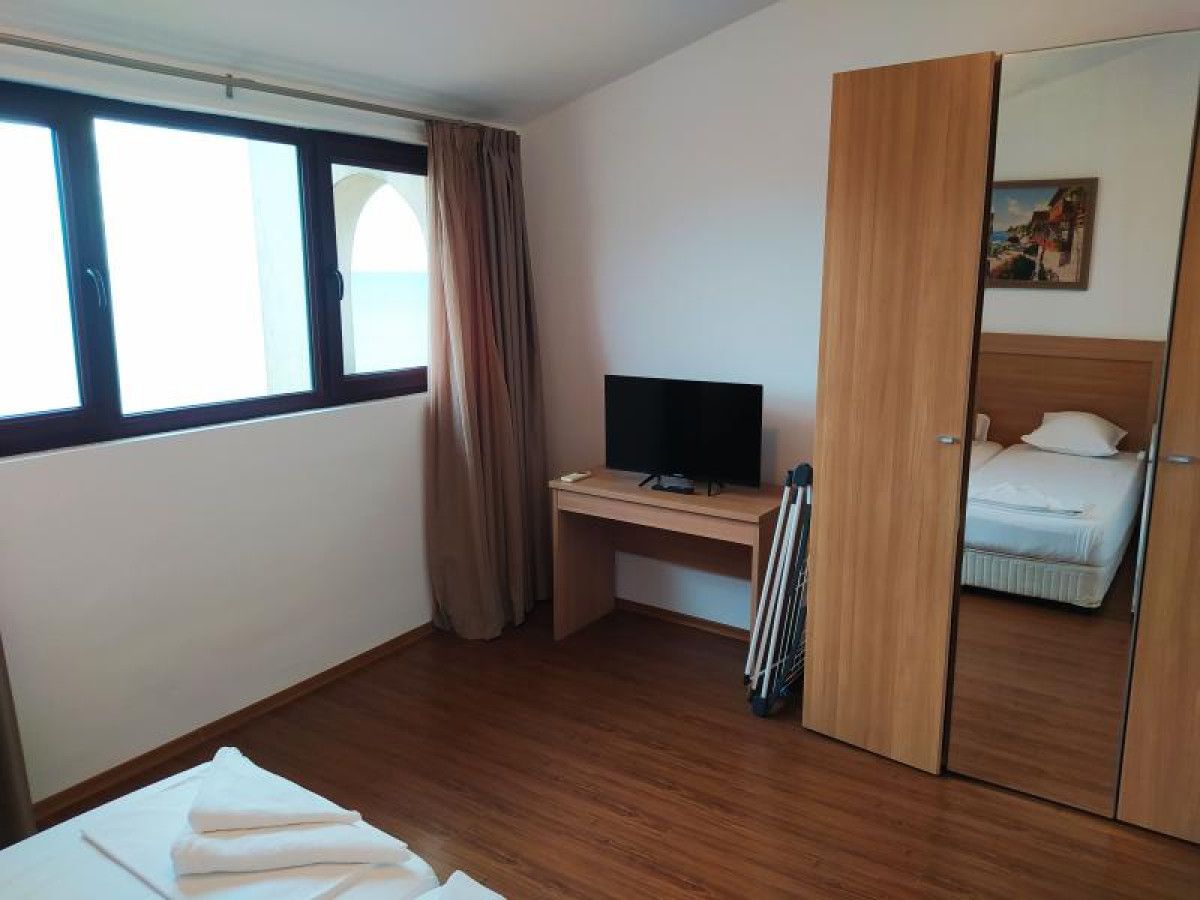 Дава се под наем Тристаен апартамент в Ахелой - 85 кв.м за 690 € - Снимка #9