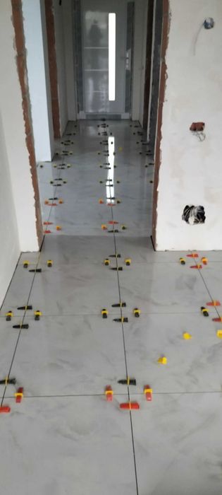 Amenajări interioare și exterioare