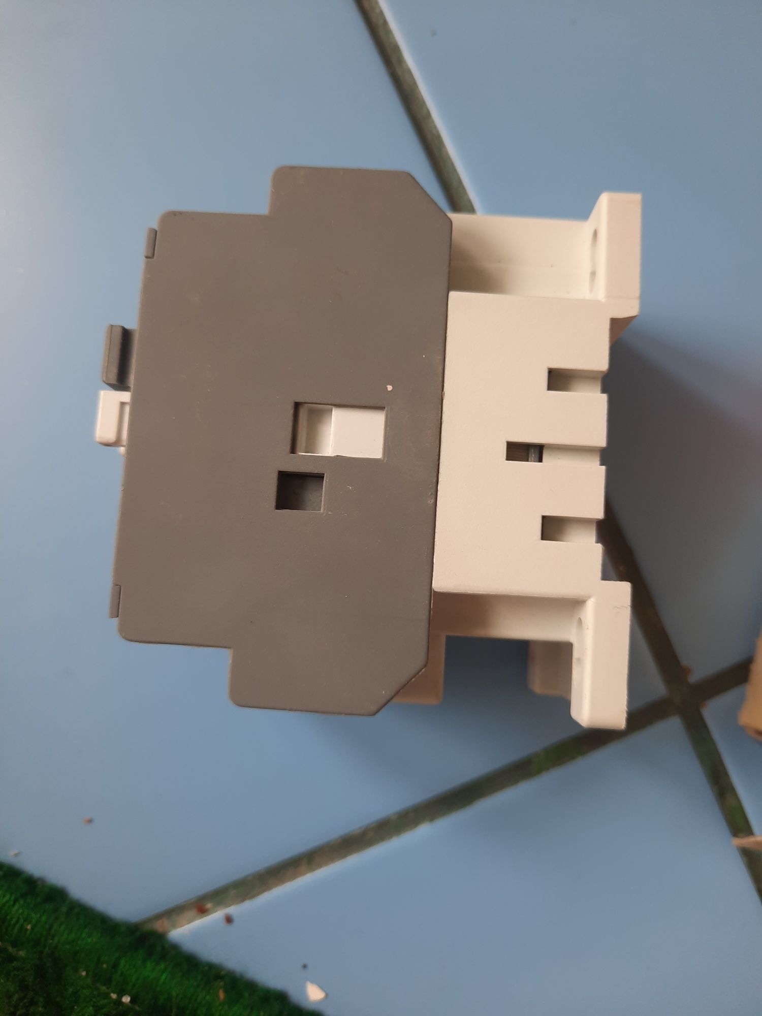Продаётся абсолютно новый контактор ABB  A16-39-10