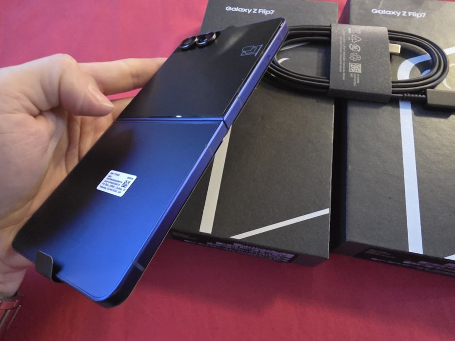 -Samsung Z Flip 6, Nou, Nefolosit, 256Gb, 12Ram, 0 cicluri incarcare,