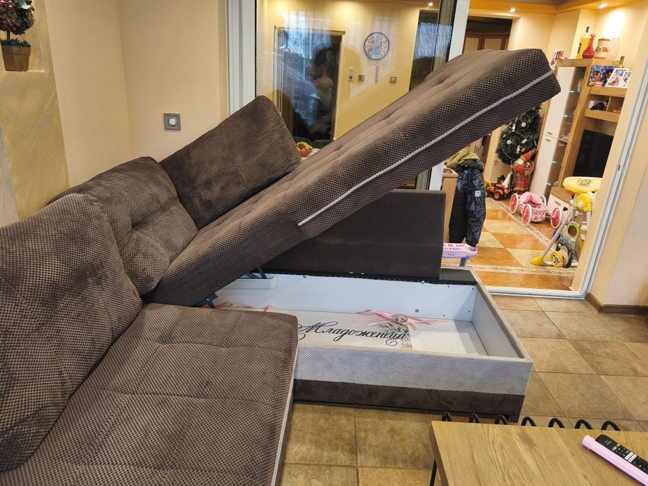 Ъглов диван с ракла и функция сън