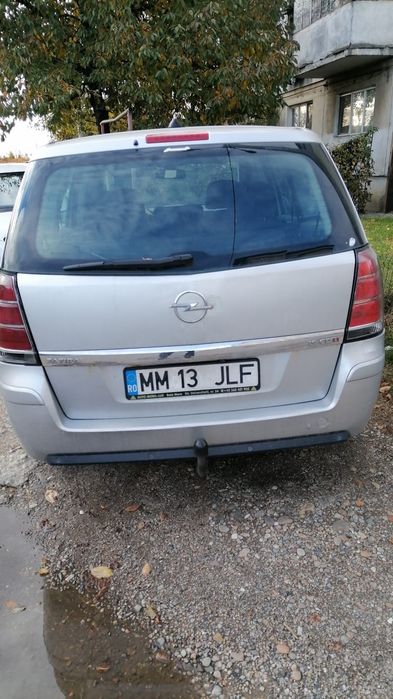 Vând Opel Zafira