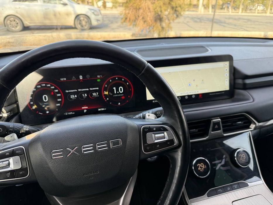 Exeed TXL premium rusumli avtomashina sotiladi