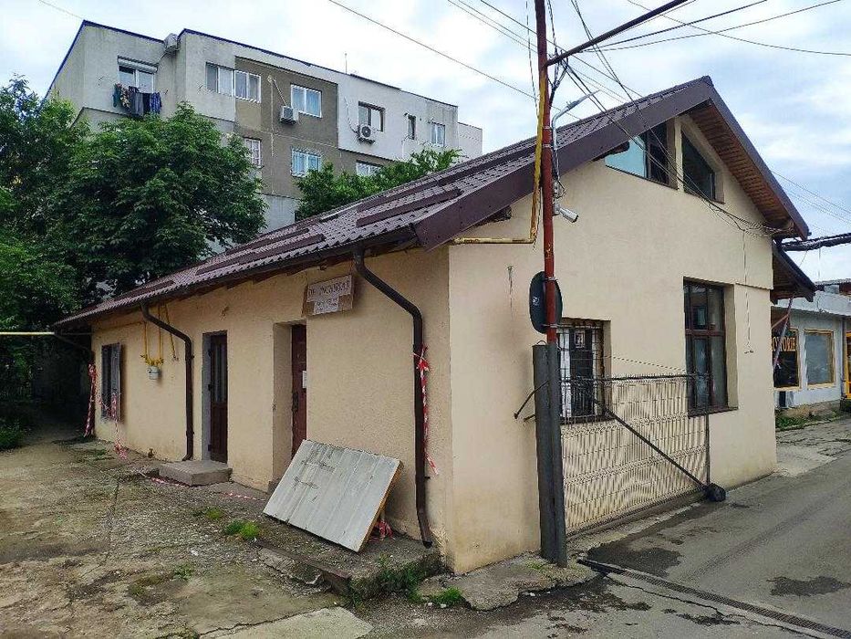 Ploiesti spatiu comercial, tip casa cu mansarda, de inchiriat/vanzare.