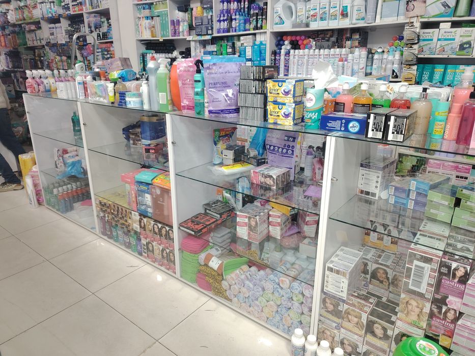 Magazin uchun vitrina  beu