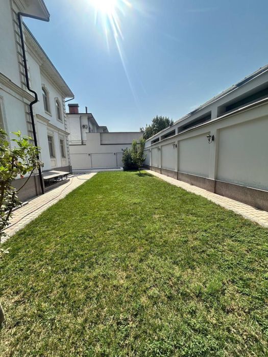 Участок Сдаётся 7-Комнат перекресток Луначарский 3-Уровня